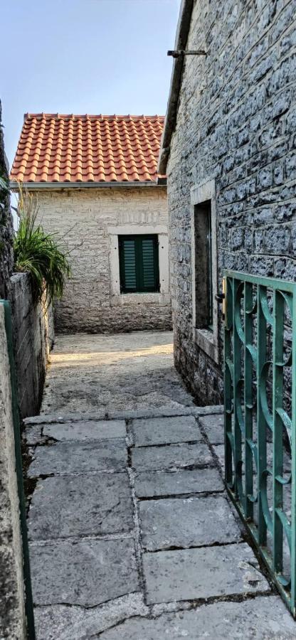 Old House Djurovic Villa Herceg Novi Buitenkant foto