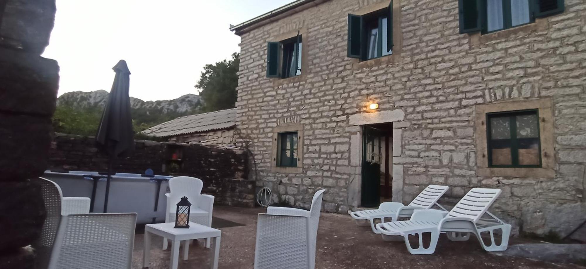 Old House Djurovic Villa Herceg Novi Buitenkant foto